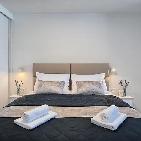 Micos With Pool Apartman