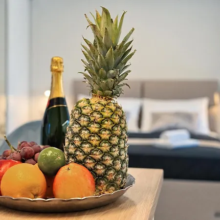 Micos With Pool Lägenhet