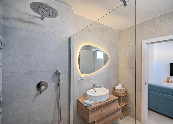 Micos With Pool Slatine