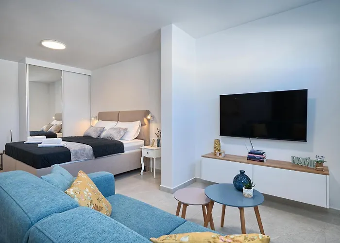 Apartman Micos With Pool