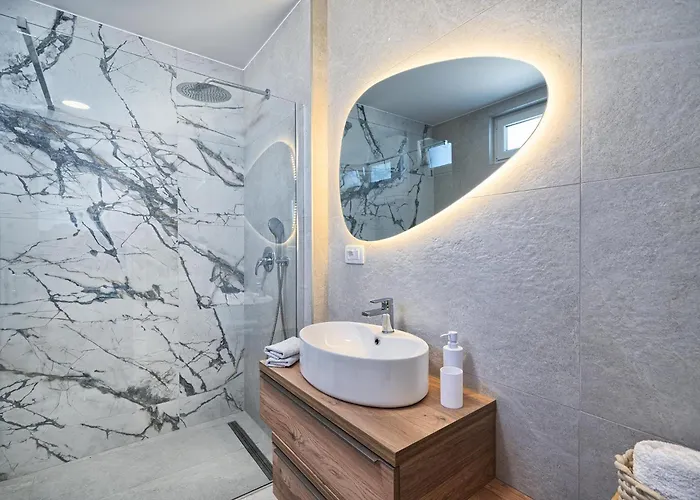 Micos With Pool Apartman